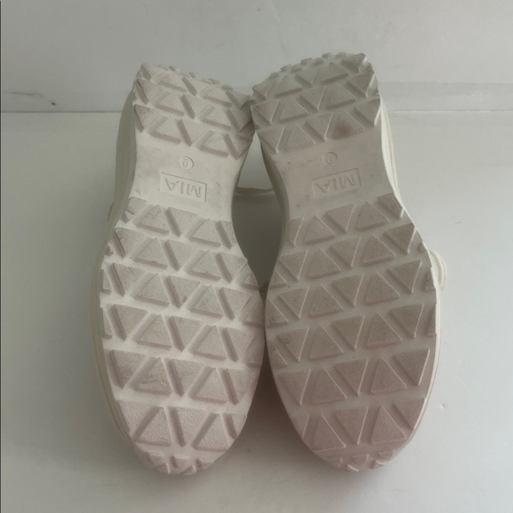 MIA Scout Off Women's Cream and White Sneakers Athletic Shoes Size 9 - Picture 9 of 11